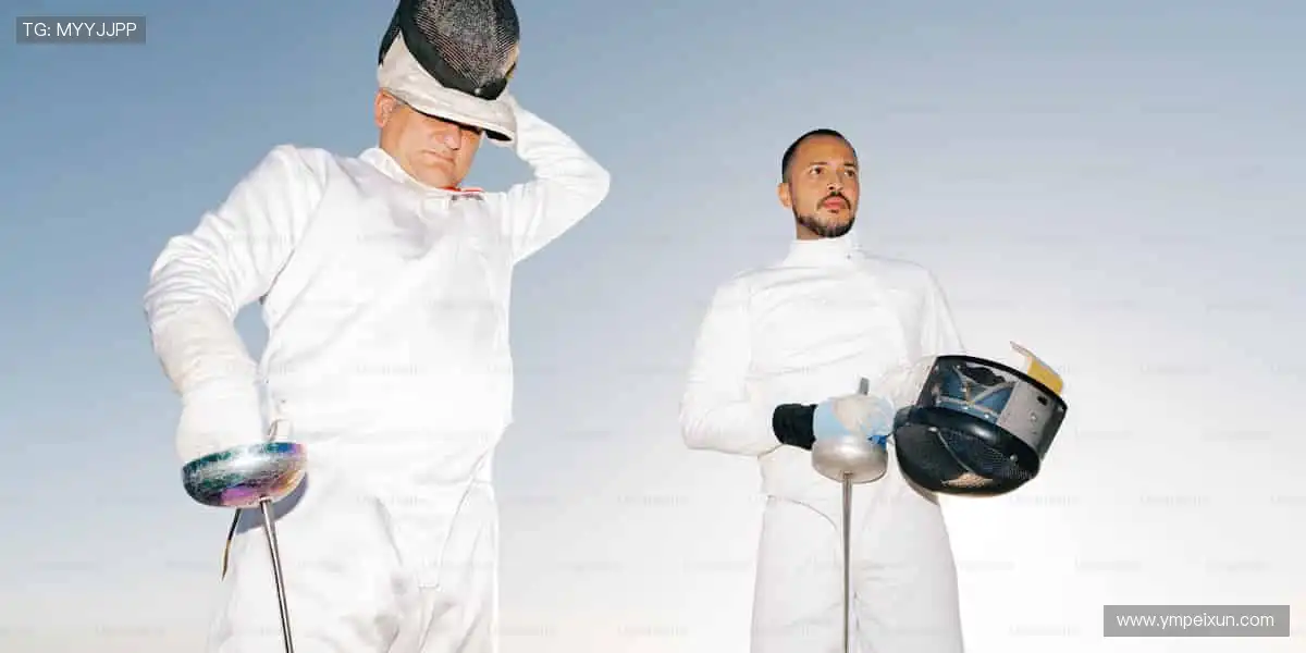 「万人呐喊，千场对决 —— 顶级赛事尽在指尖掌控！⚽立即购票，抢占黄金席位！」